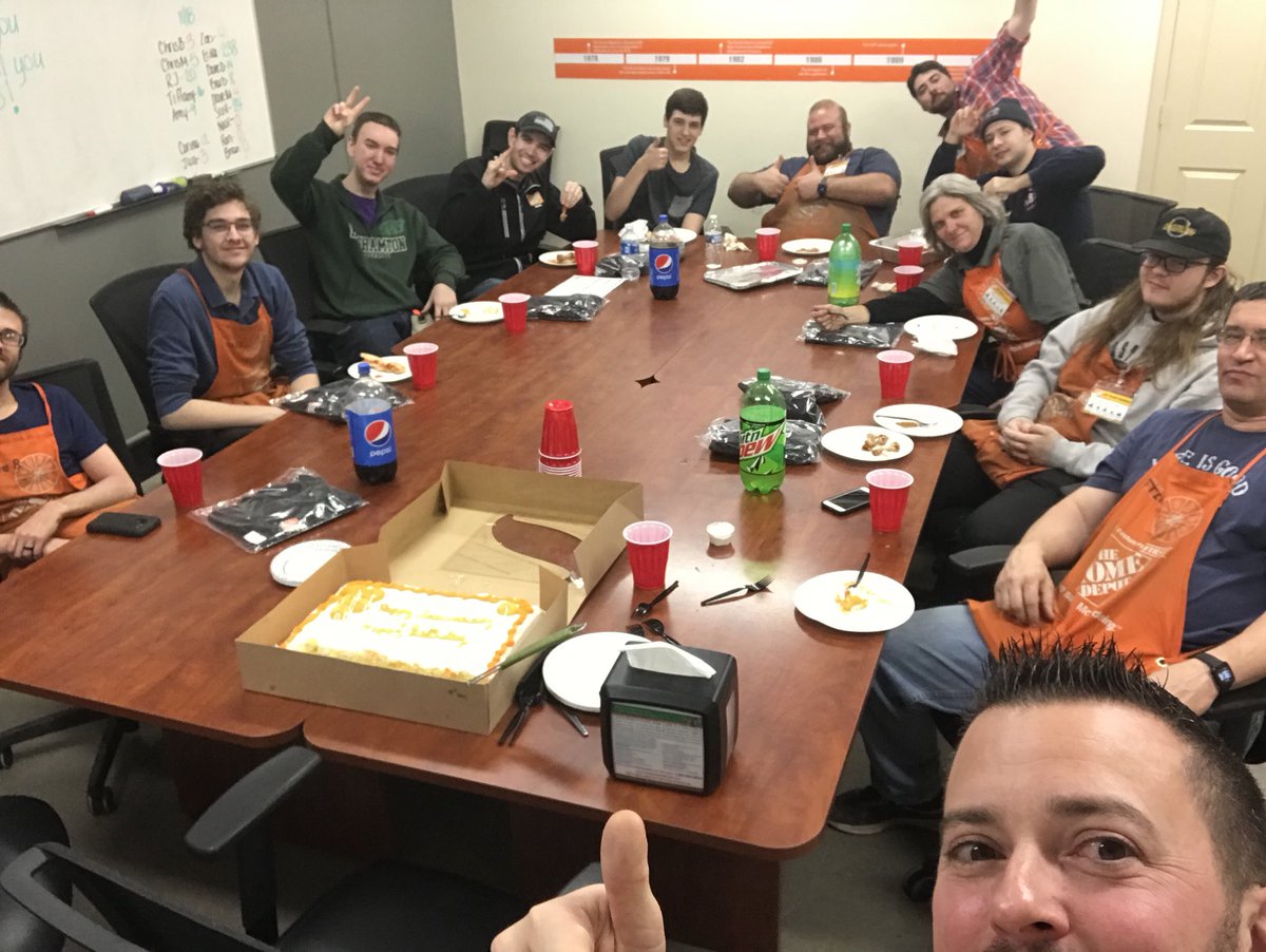 Thank you to my #6153 freight team for all your hard work and dedication. I really appreciate everything you all do every night!!! ⁦@NYwinediva⁩ ⁦<a href="/zebdever/">zebdever</a>⁩ ⁦@THD_Mtn_Jumper⁩ ⁦@HRJohnH⁩