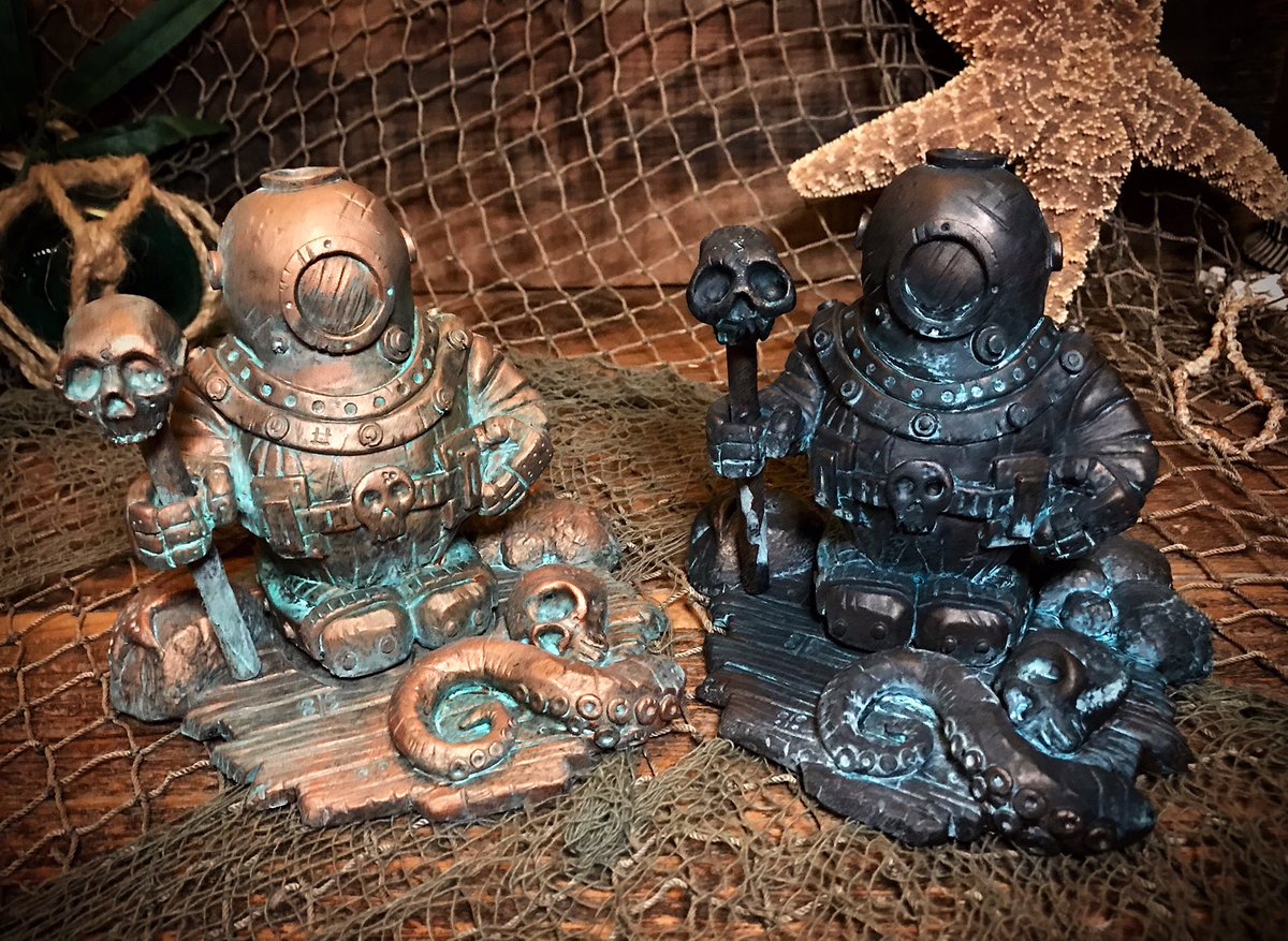 Getting ready for Black Friday, where I’ll release a very limited run of hand-painted resin diver sculptures (and rerelease a few previous nautical sculpts, as companion pieces) in two old-timey finishes—Crusty Copper and Shipwreck Blue. ☠️🐙⚓️
More pics and info coming soon!
