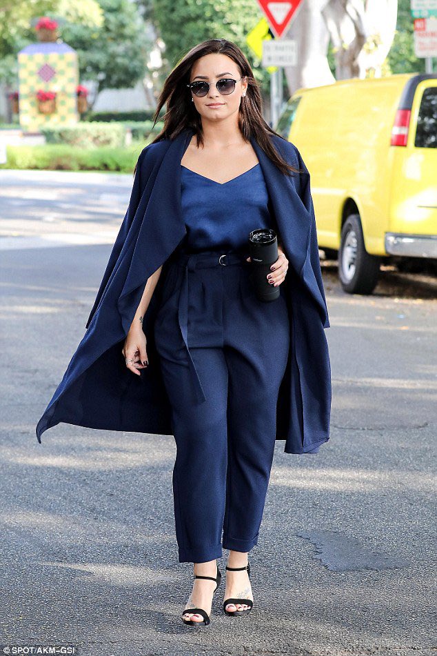 the defense would like to call thier first witness: the fact that who else would teach demi to wear a pantsuit so well of not her own mother?