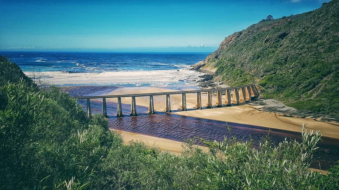 A beautiful day in the Wilderness today!! Blue skies and a summer feel.. 
Have a great day out there!! 
If you want to join us click below and join us for a pre season visit. 
👇👇👇👇👇👇👇👇👇
thewildernesshotel.co.za 
<a href="/TourWilderness/">Wilderness tour</a> @TourismGeorge <a href="/LoveGardenRoute/">GardenRouteIsAwesome</a>  <a href="/ShotLeft/">Sho't Left</a>