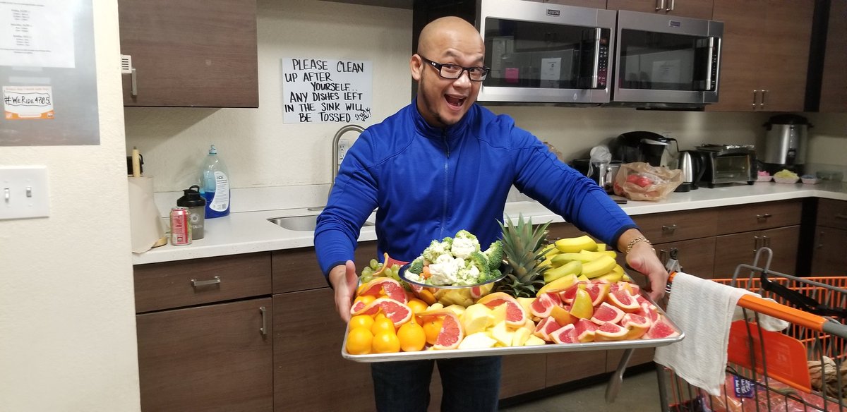 CasseyHarnett17's tweet photo. I spy a NOASM making some yummy food for Freight Appreciation!!  #WERIDE4705 #knightcrew #freightappreciation #ourcrewisbetterthanyourcrew #PNW4thewin @thao617 @_Pakiza_ @CComerfordHD @RoyTy6 @iserym101 @THDPNWPride @Ali_THD4705 @JerryMangum2 https://t.co/8WeR4bdn9n