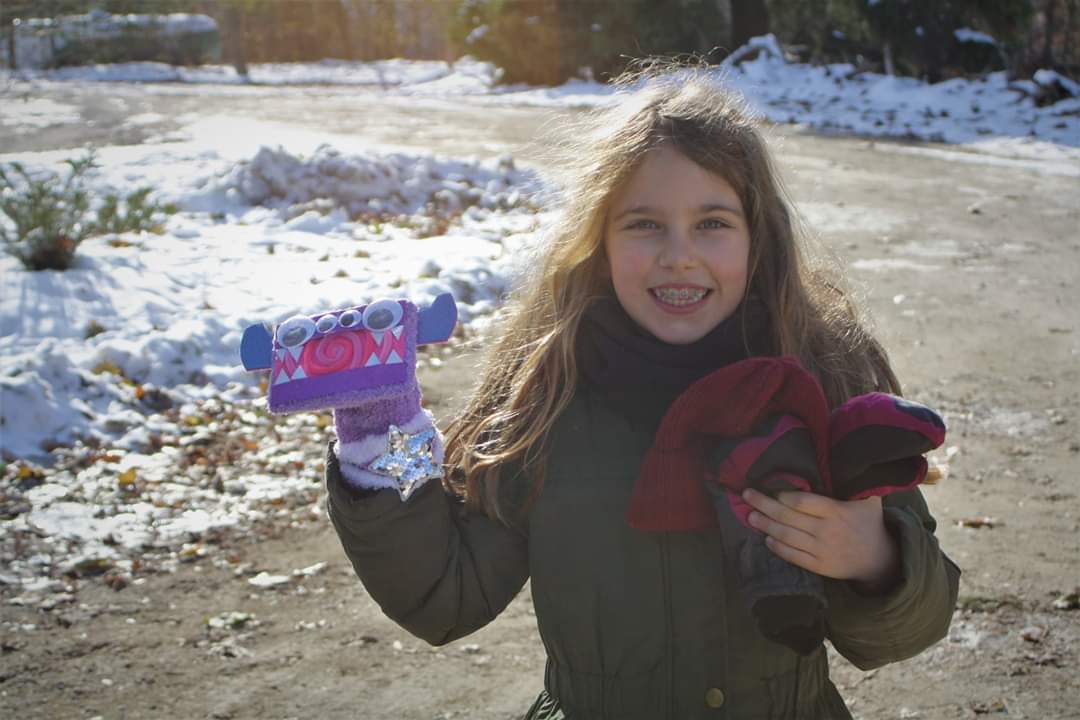 Brave_River's tweet photo. Darko's friend Jaime came over for a hike to our creek. What a gorgeous Sunday morning! She got our last homemade 'Positivitron' puppet, &amp; dark made her an honorary #TobogganLeaguer https://t.co/sZgRs5Lyc6