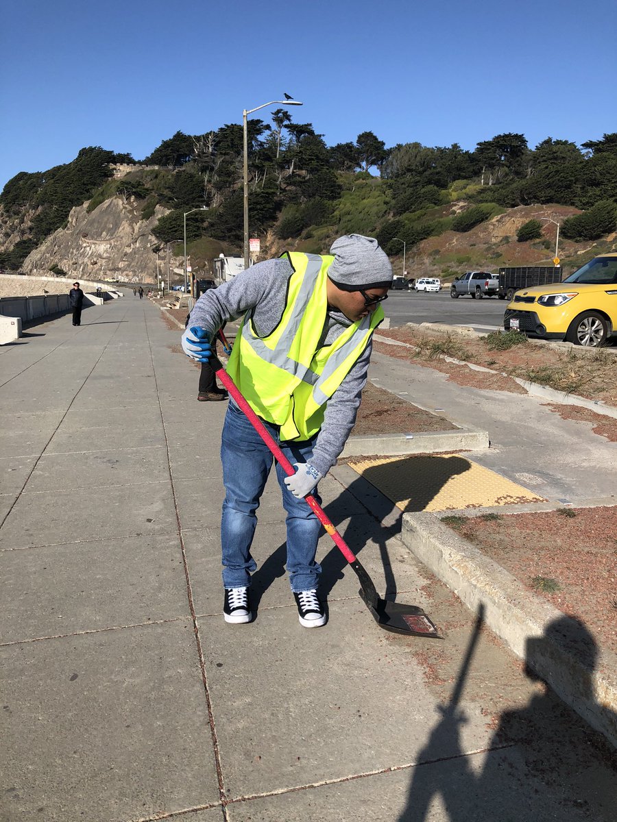 litsyramos's tweet photo. It was a great day “serving our community non-stop” today. Thank you Team for your hard work and dedication! https://t.co/IFIG7LYcu3