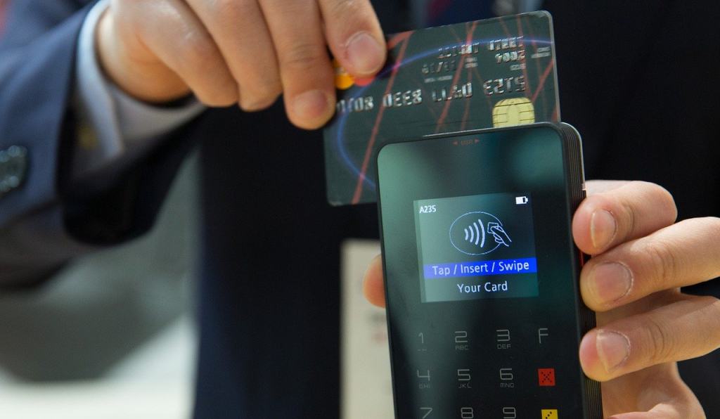Indian_TTS's tweet photo. Voice Technology in Banking: How Banks can Leverage Speech Recognition Technology? https://t.co/zj856Uvzcc

#bankingofthefuture #banking #speechrecognition #voicerecognition #voicetechnology #insurancesector #AI https://t.co/F3lUsmZHlS