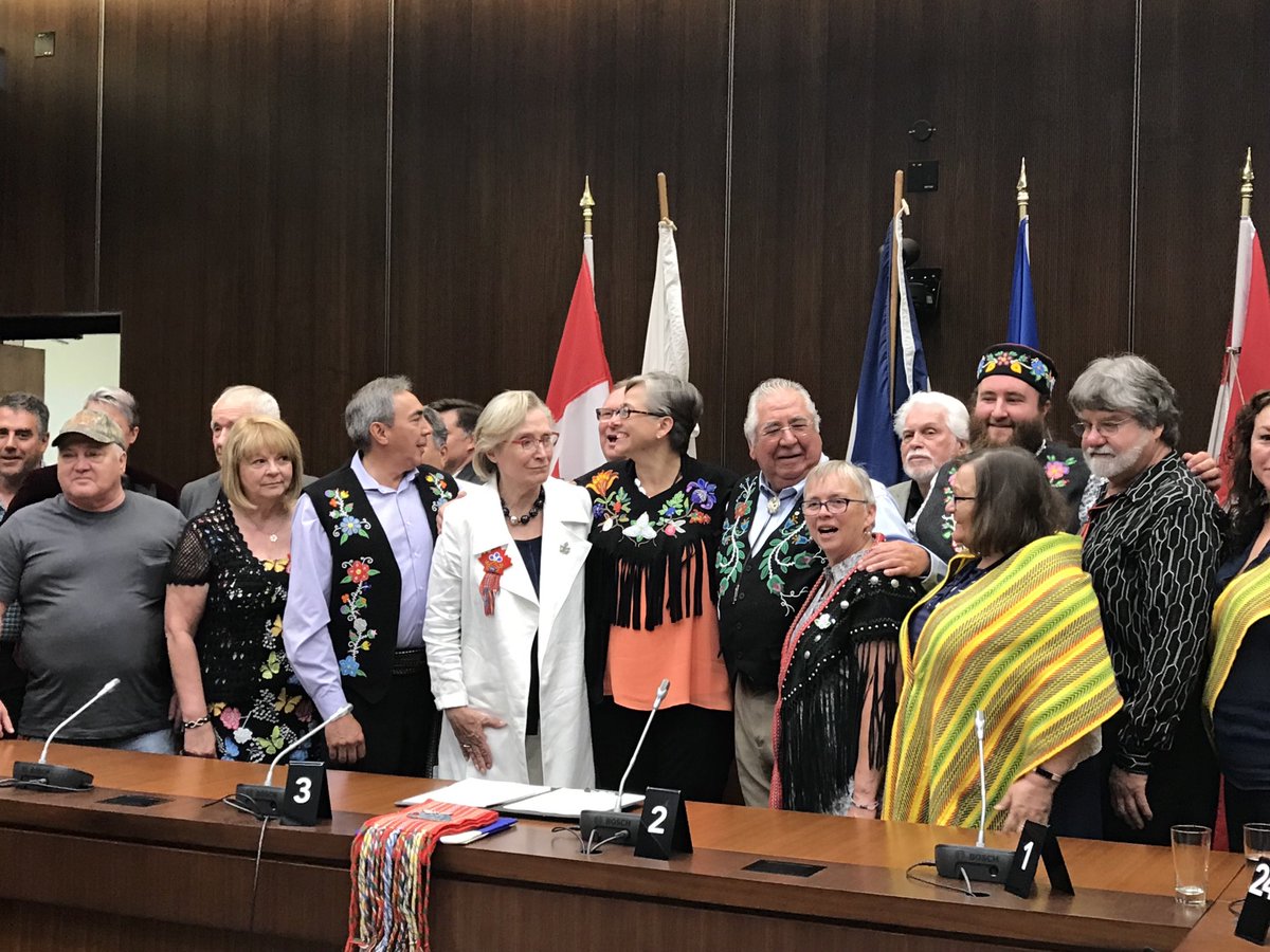 FrohMargaret's tweet photo. Congratulations ⁦@Carolyn_Bennett⁩ Min of CIRNA—We look forward to continuing the great work we’ve started together on Métis rights recognition, self-government, and real and lasting change for our children, families &amp; communities @MétisNationON #KeepTheMomentum #MGRSA https://t.co/k3oE6g4Kmb
