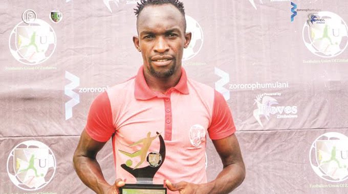 Soca263's tweet photo. RALPH KAWONDERA BAGS OCTOBER PLAYER OF THE MONTH
#TriangleFC Skipper Ralph Kawondera Has Been Voted #FUZ October Player Of The Month After A Good Performance Both In The #CLPSL🇿🇼 & The #CAFCC
°The Awards Is Voted For By Fellow #PSL🇿🇼 Players https://t.co/aiikyQKTmt
