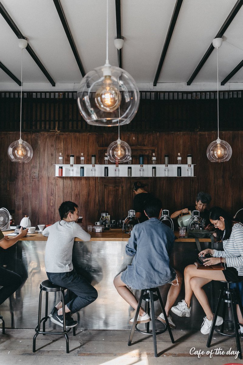 gooddaydiary's tweet photo. Mother Roaster
#รีวิวคาเฟ่ตลาดน้อย
☕️👵🏻 คาเฟ่เดิมแต่เปิดใหม่ของคุณแม่ ร้านเดิม locationใหม่ ชอบตรงที่มันดิบๆดี ร้านอยู่ชั้น 2 ชั้นล่างจะเป็นคล้ายที่เก็บของเชียงกง ร้านคุณแม่จะมีแต่กาแฟนะบอกเอาไว้ก่อน
#รีวิว #cafehopping #cafehoppingbkk #cafeoftheday #hiddencafe #อร่อยบอกต่อ https://t.co/WqaWW9HcTr