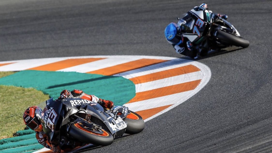 catarina93_73's tweet photo. After you!
No, no! Please, after you!
@alexmarquez73 @marcmarquez93
The kind of stuff that dreams are made of 🏍🏍
#MadeInCervera #TeamRepsolHRC #ValenciaTest
Photos cr 📸 @HRC_MotoGP @box_repsol https://t.co/C7m9nwzF8P