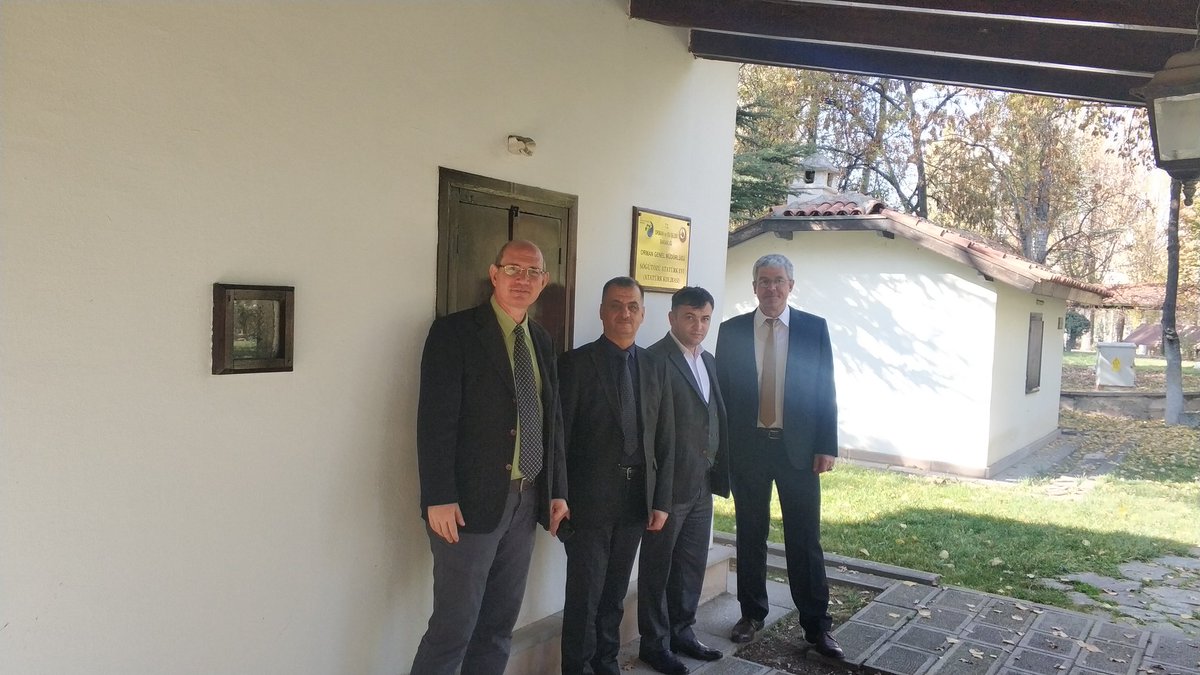 Dost ve Kardeş ülke Azerbaycandan gelen meslektaşlarımıza Amenajman eğitimi veriyoruz. İnşallah Azerbaycan ormanlarının ve ormanciliginin gelişimine katkımız olur.