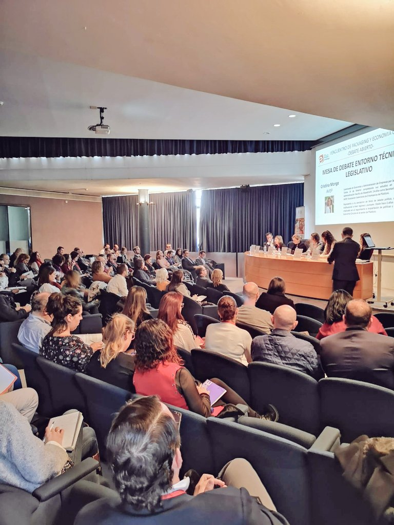 aletreo's tweet photo. Día intenso de trabajo acompañando a nuestros clientes en diferentes eventos:

1️⃣Congreso @bigbanangels

2️⃣Jornadas Nacionales del #REAF con @IVEFAasociacion

3️⃣Encuentro de Packaging y Economía
Circular del @ClusterEnvase

#CongresoBA2019
#Packaging
#EconomiaCircular
#WorkHard https://t.co/r8uy2MSxXx