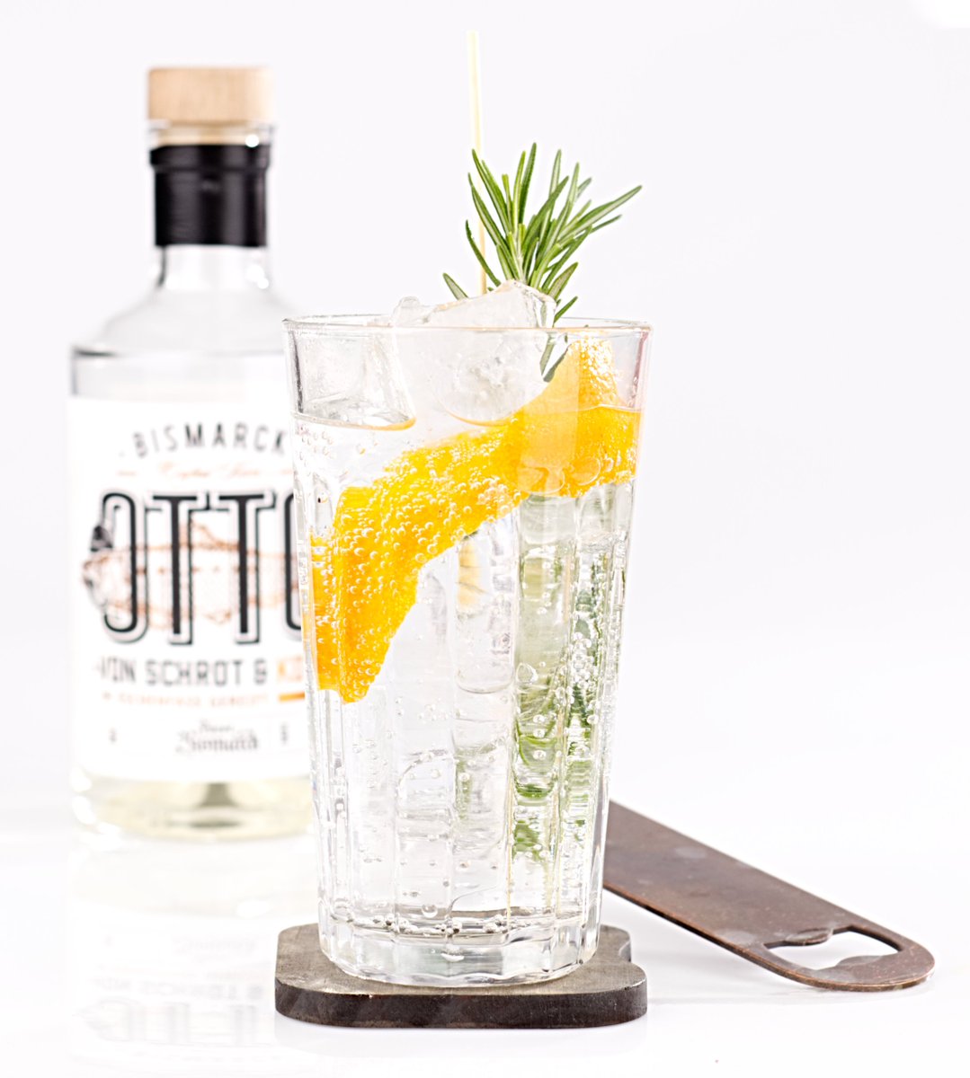 Für starke Kerle und coole Drinks! Ob pur oder im Cocktail: unser OTTO Crafted Korn ist ein Must-have für alle Korn-Fans und solche, die es werden wollen. Tolle Rezeptideen mit dem handgefertigten Premium-Korn findet ihr auf: otto-vonschrotundkorn.de🌾🥃#otto_crafted_korn