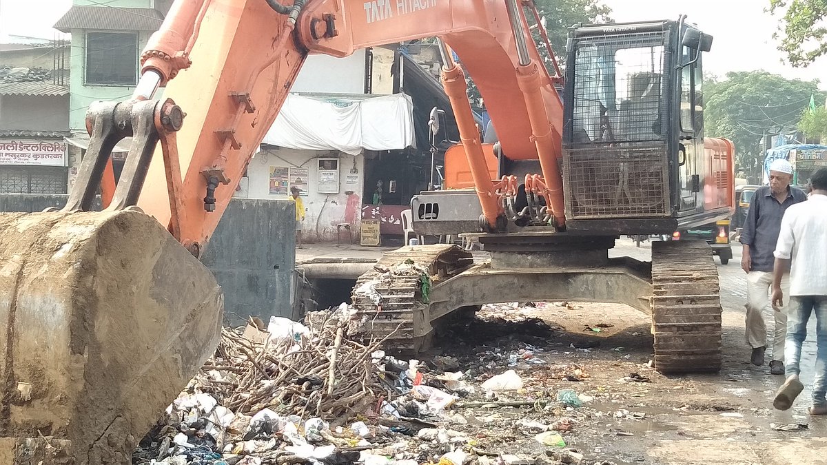 @mybmc 
No garbage bin since more than a year.Ppl are throwing garbage on road making surrounding dirty
So many times local ppl has complaint to area corporator for garbage bin but nothing happen yet
Location-gate no6 malwani malad west Next to corporator office ward 34 #TeamPW