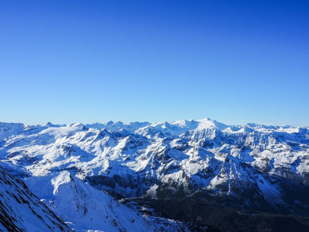 trasty_com's tweet photo. Du möchtest Wellness- und Natururlaub miteinander verbinden? Dann mache es wie Viktoria und gehe nach Tirol! Mehr zu Viktorias Uralub findest du in ihrem TRASTY. (Link in Bio)

#trasty #travelstory #tirol #reiselust #reisefieber #reisen #reisenmachtglücklich https://t.co/v6DDiZWaeS