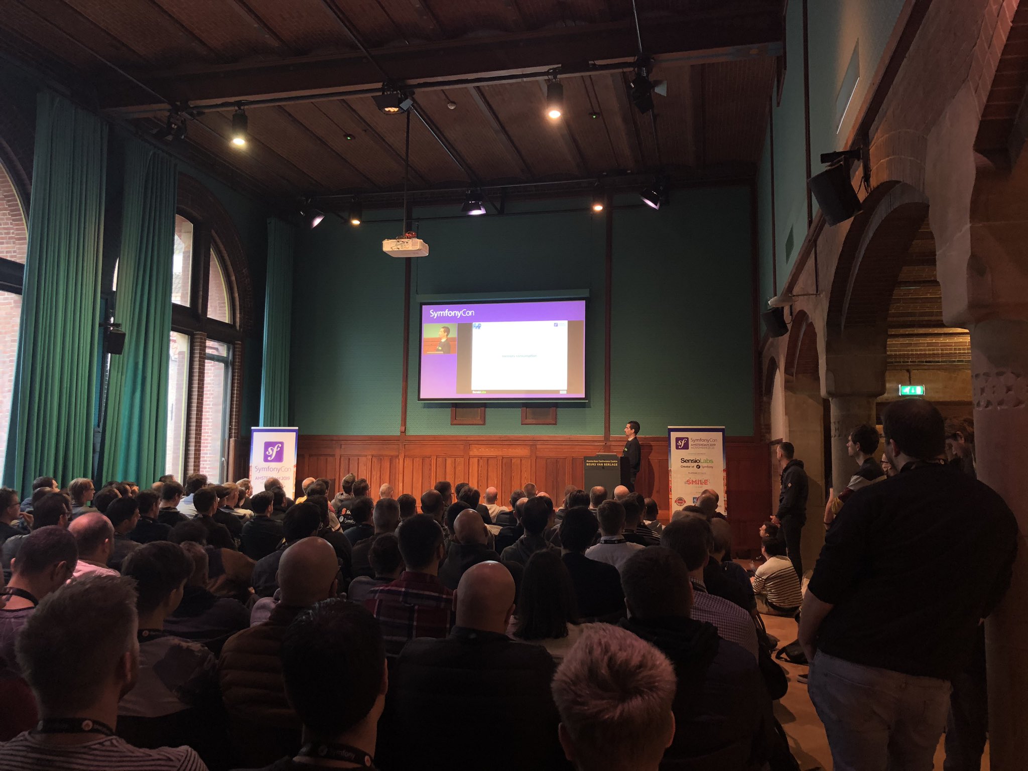 ekino on Twitter: "Full room for @julienPauli talk about PHP internals.  Thanks for sharing all those useful information. #SymfonyCon  https://t.co/Qdqr4PXUI9" / Twitter