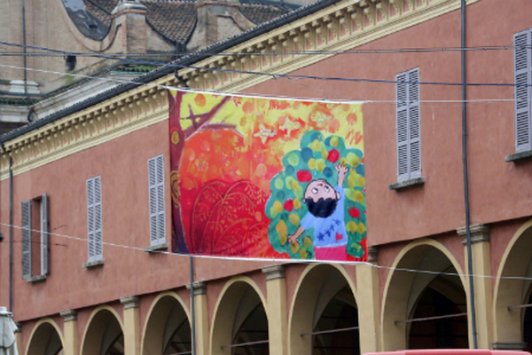 #ReggioEmilia #Giovani. “100 bandiere per i diritti”: dai ragazzi di tutto il mondo una mostra a cielo aperto bit.ly/2r938B5