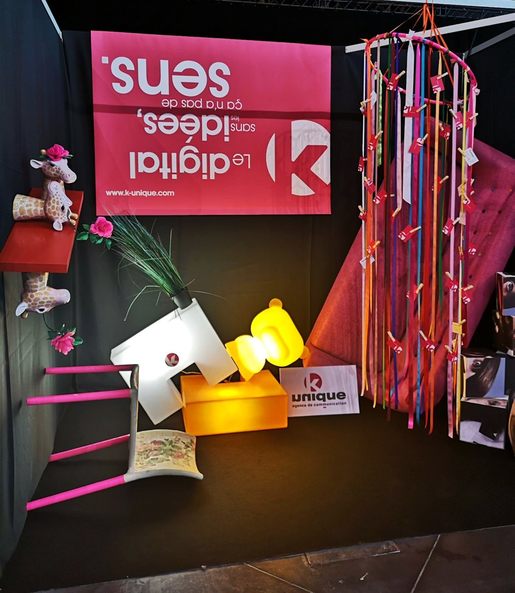 🙃🙃🙃

Notre stand au <a href="/digital_inspi/">Digital Inspirationnel</a> #DI2019 élaboré grâce à la boutique de décoration Fouesnantaise  "Mademoiselle Caméléon"