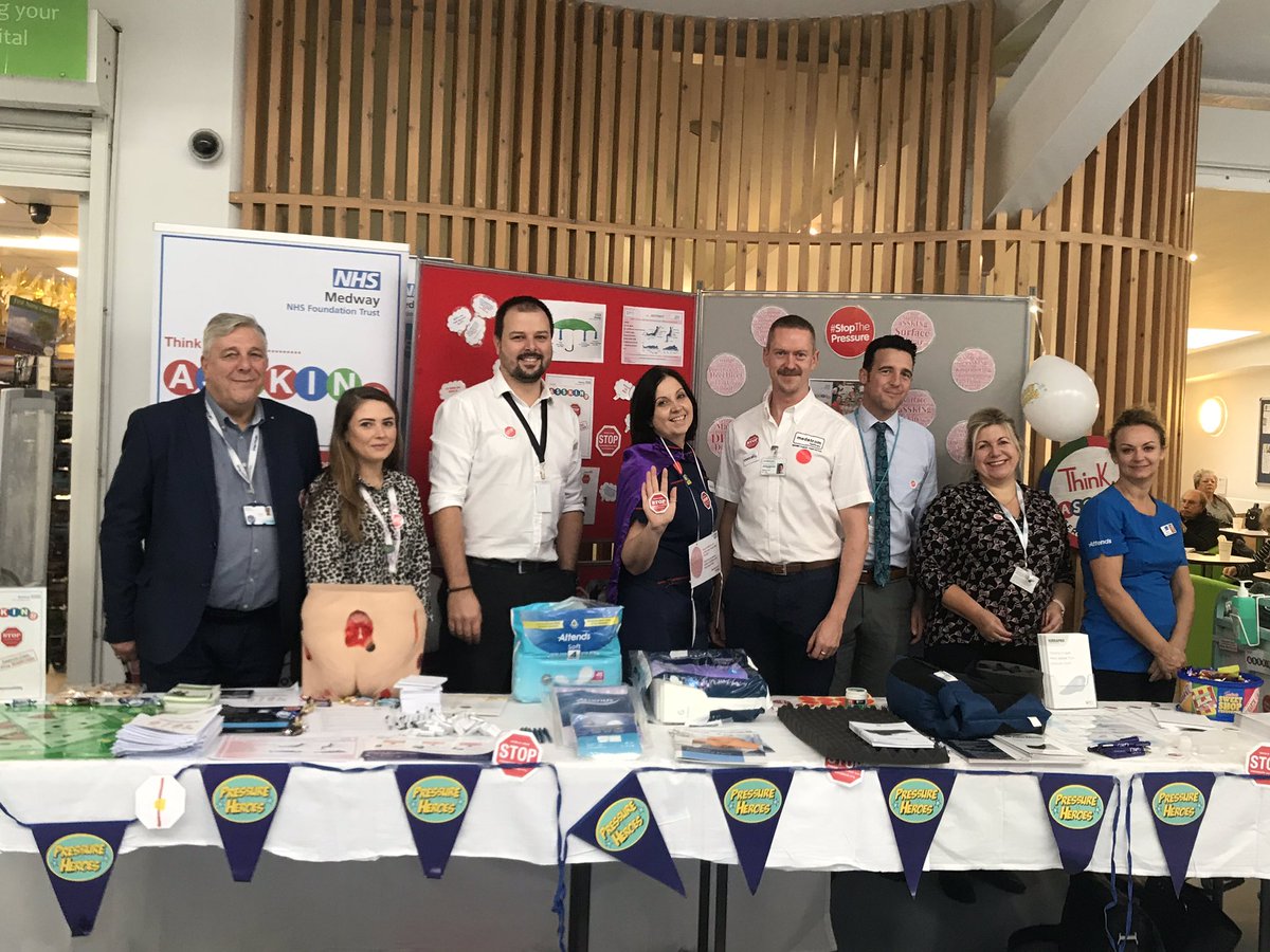 Medway NHS FT talking to all staff raising awareness for #stopthepressure <a href="/Medway_NHS_FT/">Medway NHS Foundation Trust</a> <a href="/KarenRuleNHS/">Karen Rule</a> @JamesDevineNHS