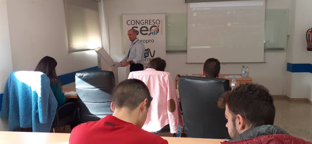 MiguelLopezGo's tweet photo. Midiendo la repercusión en Twitter de un #hashtag #ESICMeet en @ESICValencia de la mano de @@VictorOrizaola https://t.co/DSjenHo4OI