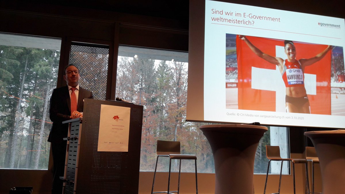 DigitalGovCH's tweet photo. La cyberadministration en Suisse est une discipline marathon, conclut Cédric Roy, chef de la direction opérationelle de l'E-Government Suisse au #eGovNetwork 2019. La coopération avec les acteurs a été renforcée et les services de base ont été étendus.#eGov #Suisse https://t.co/VXc3F8NvYD