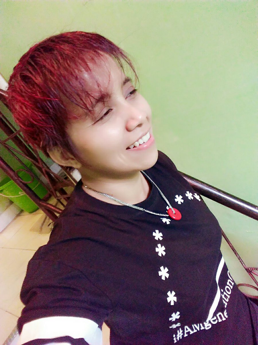 NuEra2000an's tweet photo. ME - THROWBACK 2017 😱👦
With short hair style, with blonde & red hair...
And of course...
With #AGNEZMO #1 T-SHIRT
I #AMgeneration of love https://t.co/dOGqCcmYXA