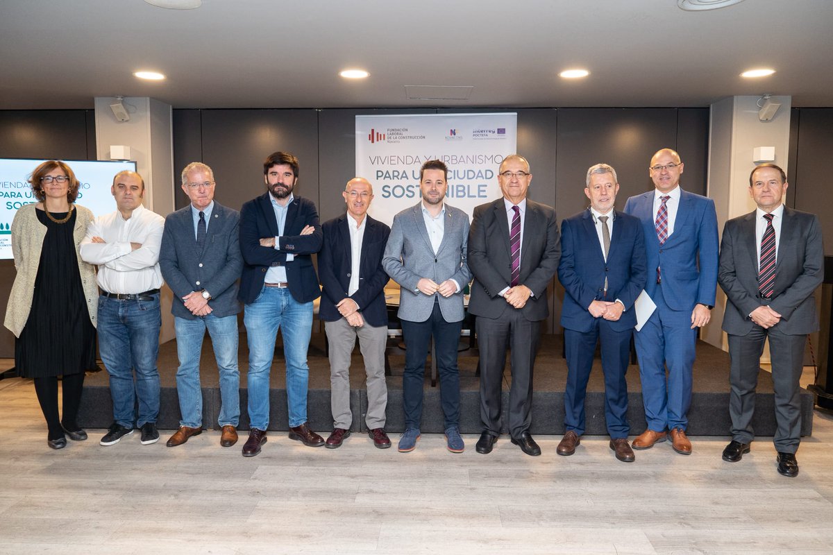 FLCconstruccion's tweet photo. 🏡Seguimos en la jornada ‘#Vivienda y #Urbanismo para una ciudad sostenible' que estamos celebrando en @HotelTresReyes de #Pamplona. 👉Además de presentar los resultados de #Novacons, analizamos los retos del acceso a la vivienda o de los planteamientos urbanísticos actuales 🔍 https://t.co/whwmSAbOIc