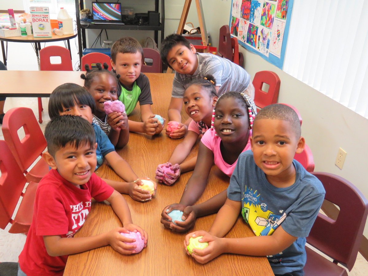 KaraDuffyCBS12's tweet photo. Thanksgiving just 1 week away! @AAFPBC is one of the organizations benefiting from @UnitedWayofPBC & @CBS12 #ProjectThanksgiving. Adopt-A-Family serves homeless families & those at risk of becoming homeless. https://t.co/0xr7jpNC43