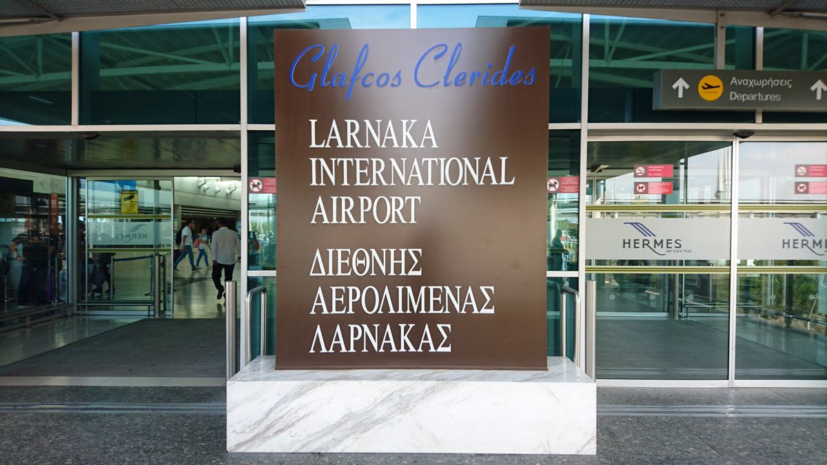 Now for the return leg ✈ Had a fantastic time speaking and networking at the <a href="/imhbusiness/">IMH</a>' 16th Digital Marketing Forum. 🙌 Spent time with a great group of speakers <a href="/simonharmer/">Simon Harmer</a> <a href="/TheLeahBuck/">Leah Buckingham</a> @alexandernast <a href="/FannyLincoln/">Fanny Lincoln</a>. The wine wasn't too bad either 🍷