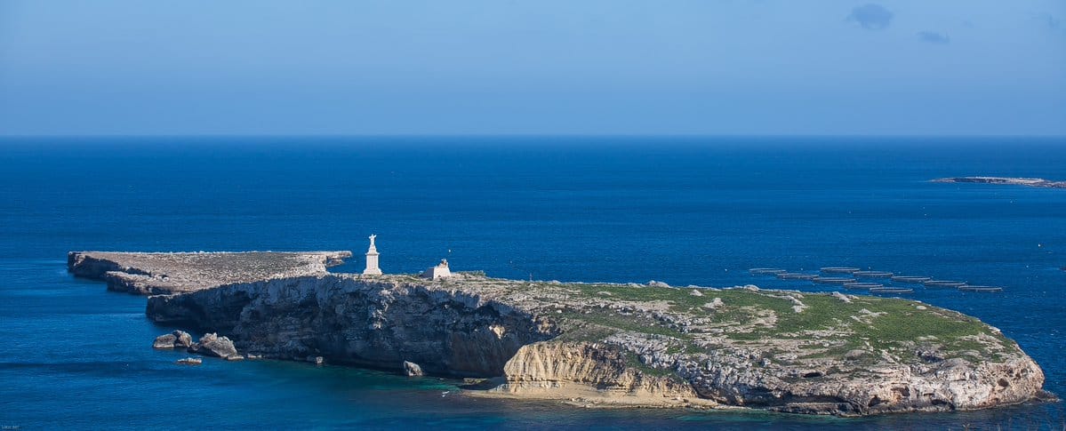 “Adventure is worthwhile.”💗📸 
Scott Hefti @Havenlust 

#malta #lovemalta #travel #visitmalta #valletta #gozo #maltalovers #maltagram #lovinmalta #maltaisland #island #photography #comino #sea #europe #islandlife #discovermalta #mediterranean #love #sliema 
#maltatoday #sunset