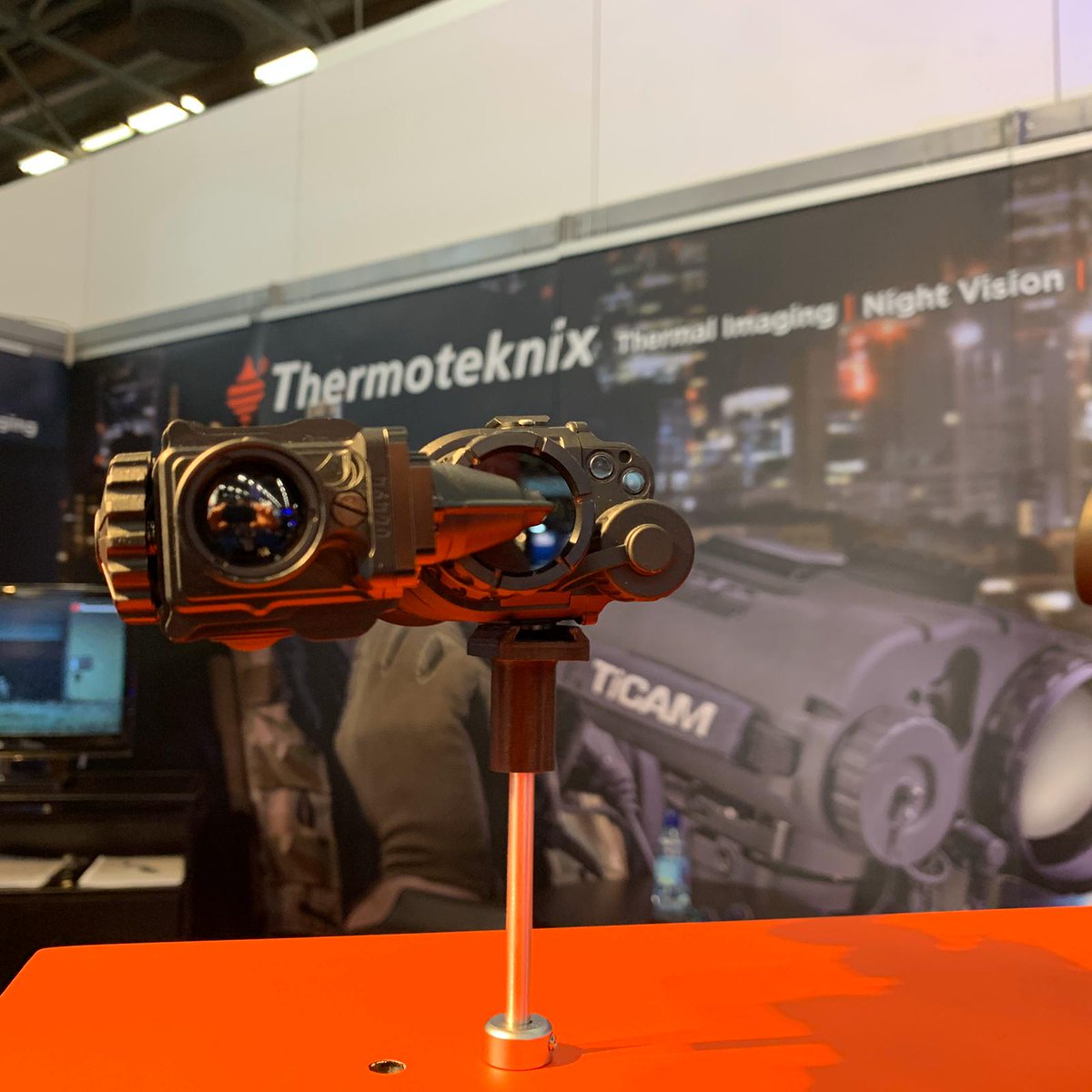 TiCAM 1000C #targetlocator system with 100mm lens and extended distance performance and ClipIR XD for #fusednightvision with extended distance performance (here attached to NiCAM-14) are among the @Thermoteknix devices which can be tested at @Milipol_Paris - come to see us!