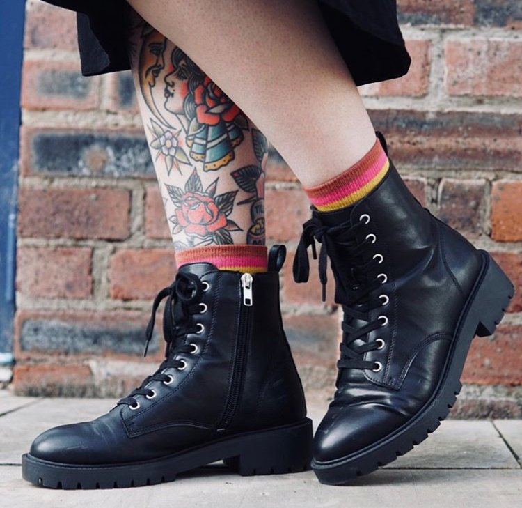 Are you sitting down? It turns out you don’t need to buy clothes that you will only wear once #stylewithkindness #sustainablefashion #socks #ethicalfashion #ethicallymade #sustainablewardrobe #tbt #kindsocks #socksofinstagram #tattoo #winter #autumn