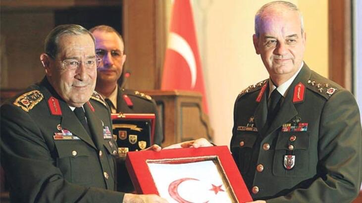 Türk Silahlı Kuvvetleri’ne uzun yıllar üstün hizmetler veren değerli komutanım Yaşar Büyükanıt’ın vefatını büyük bir üzüntü ile öğrendim.Kendisine Allah’tan rahmet diliyorum. Başımız sağolsun