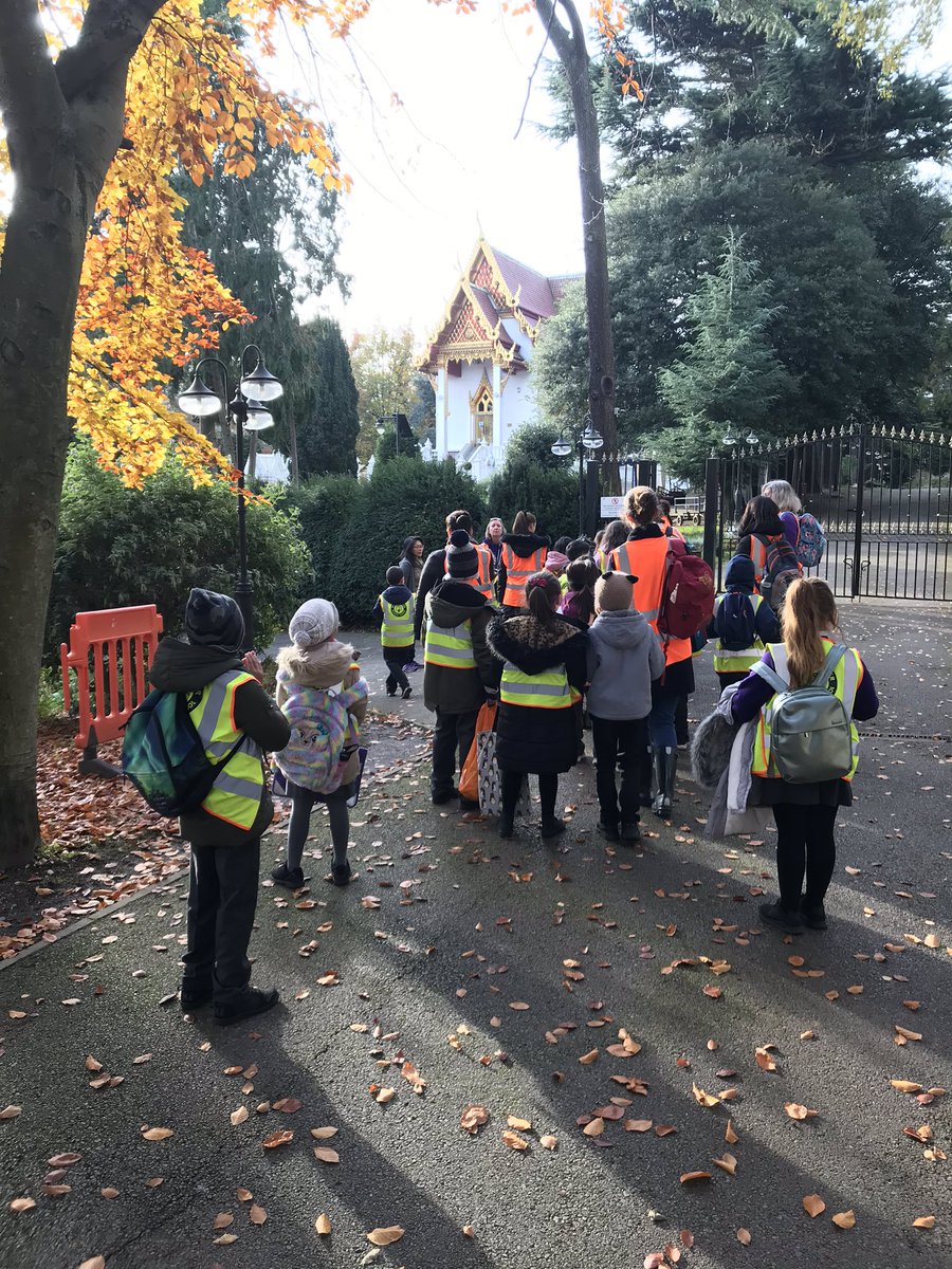 Mrs_Hall_'s tweet photo. I had a fantastic time with #saffronclass yesterday #year3 #trip #dayout thanks @buddhapadipa for a wonderful morning! #RE #CULTURE #Buddhism #learningaboutreligion https://t.co/tmdffSly3q