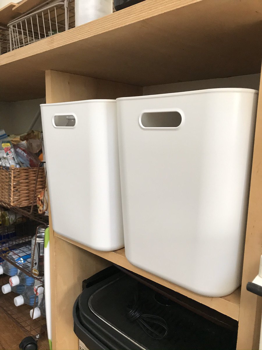 ゆふ Auf Twitter これぞシンデレラフィット キッチンのストック入れに無印のやわらかポリエチレンケース深を買ってきた ほんとはフタも欲しいとこだけど フタつけるとピッタリしすぎて出し入れがしにくくなりそうだな 悩みどころ