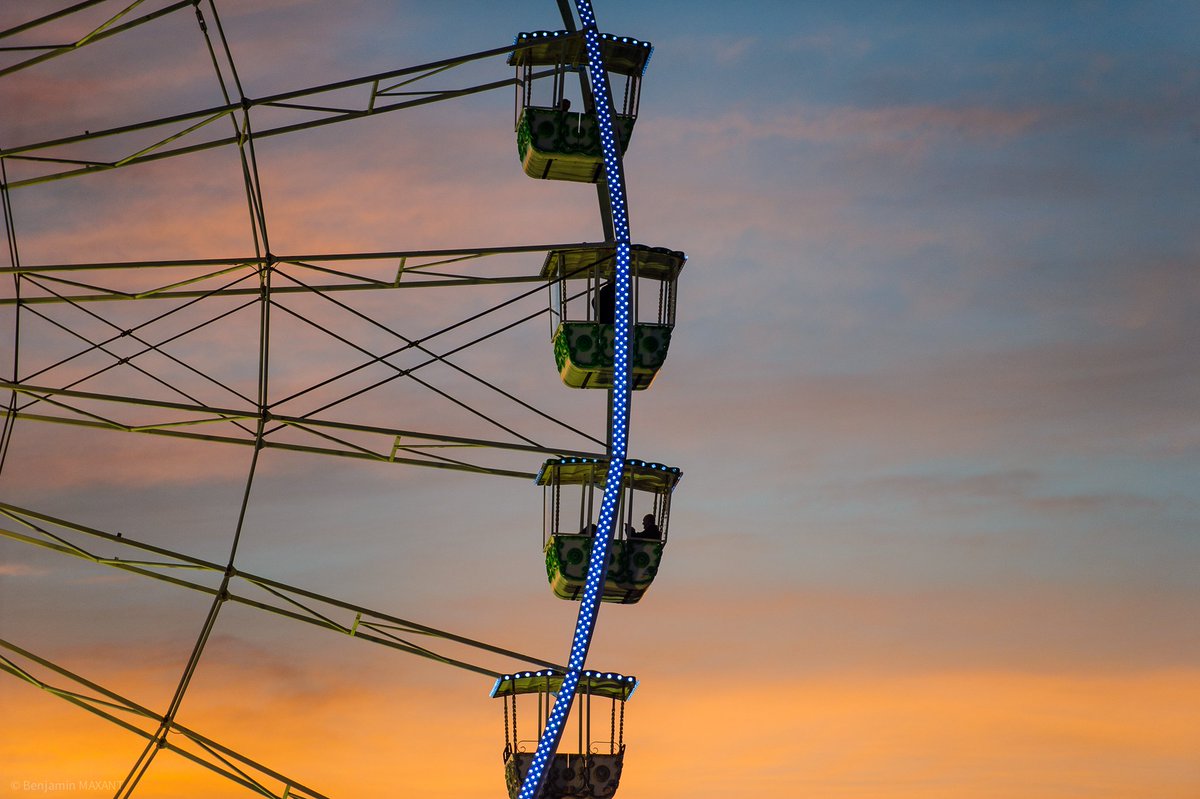 BenjaminMAXANT's tweet photo. Nouvelle #photo a vendre / New #picture for sale:
"La grande roue de Nice et coucher de soleil"
https://t.co/pznezxb06t 

#nice #granderoue #coucherdesoleil #ferriswheel #sunset #photographer #forsale #avendre https://t.co/vEcfcnuVZN