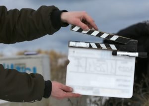 TspLeute's tweet image. "Mehr als nur #4Blocks". Liegt Hollywood in Berlin-#Neukölln? Wie oft im Bezirk gedreht wird – und warum so viele Drehgenehmigungen abgelehnt werden. 
leute.tagesspiegel.de/neukoelln/mach…