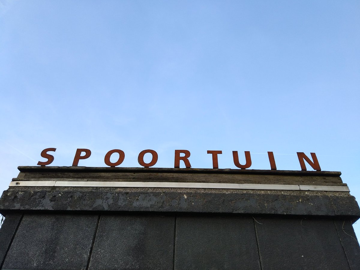 RicardoJTSilva's tweet photo. One of these local #edible #city #solutions in #Rotterdam is @Spoortuin. They are a very dynamic and successful bottom-up initiative! #EdiCitNet https://t.co/5hnLLtPsNU