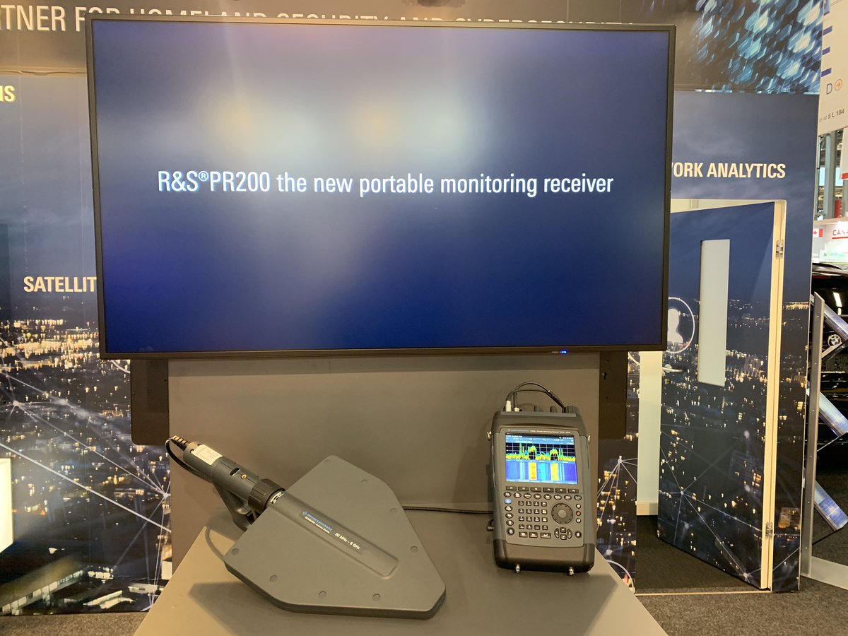 DPMHAUS1's tweet image. Day 3 of #MILIPOLParis! It is a key event for @RohdeSchwarz for showcasing its new R&amp;amp;SPR200 portable #monitoringreceiver, an indispensable tool for regulatory authorities &amp;amp; #security organizations. rohde-schwarz.com/about/news-pre… #milipol2019