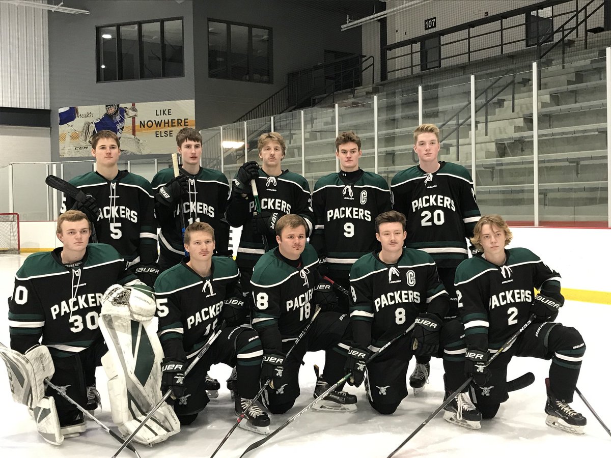 WFPackerHockey's tweet photo. To a great year with a great group of @WFPackerHockey Seniors!!
#wfpackerhockey #wfpackerbackers #allbusiness https://t.co/rYHP80Ein3