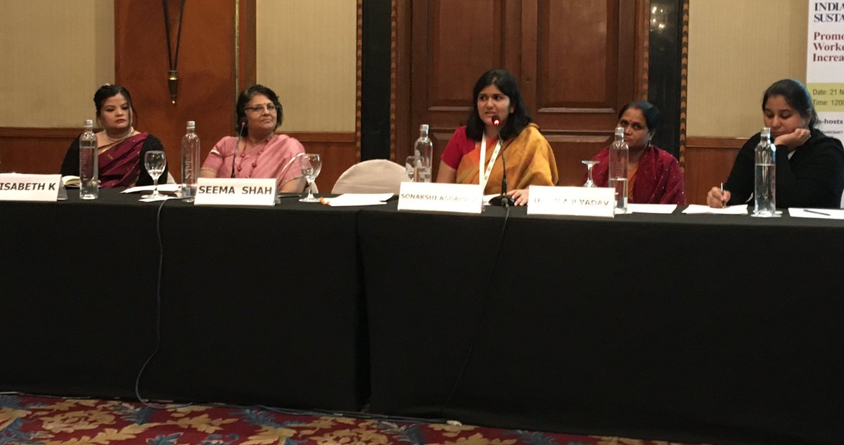Sonakshi @hnsa_2016 at #C4RBISS2019 talking with homebased workers and social enterprises about what is needed to achieve the SDGs on gender equality for informal women working in supply chains. #SADHNA <a href="/IDRCinAsia/">IDRC in Asia</a> <a href="/BHousseini/">Bouba Housseini</a> <a href="/Centre4RespBiz/">Centre for Responsible Business</a>