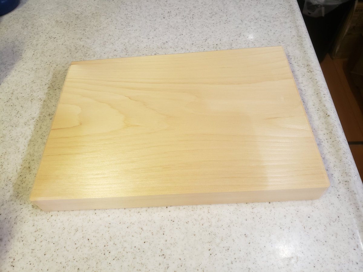 ササミ در توییتر ちょこっと使いに便利なちいさなまな板が黒ずんできたので紙やすりで削って亜麻仁油を塗ってお手入れ 木の味噌用しゃもじも 木工をやる友達に亜麻仁油が良いよと教えていただく イオンのオーガニックオイルを買いました キャップがプラに包まれてた