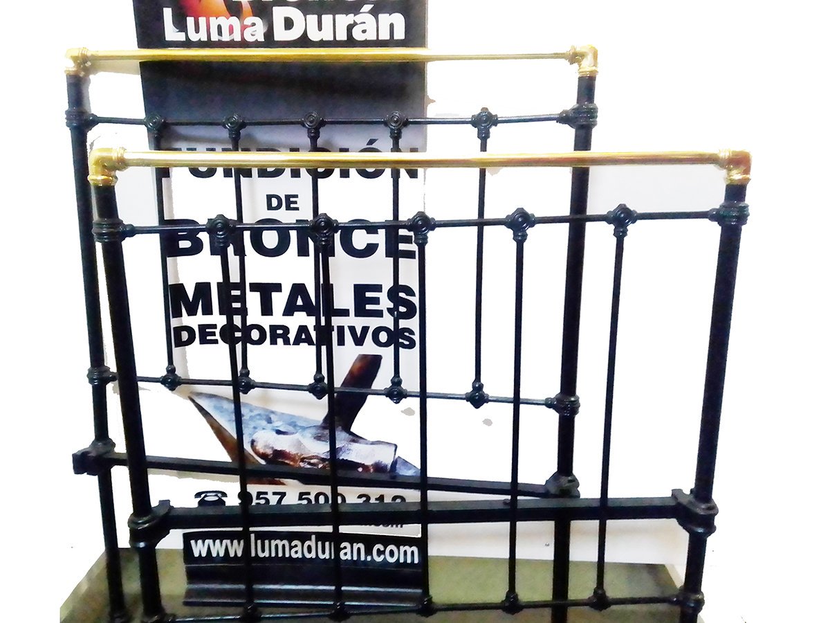 Restauraciones y Modificaciones
Realizamos restauraciones y modificaciones de artículos en Latón, Bronce y Plata:  
restauraciones de camas-orfebreria religiosa,herrajes decorativos,ect...
contacto para presupuestos:957500312 sr SOLEDAD.