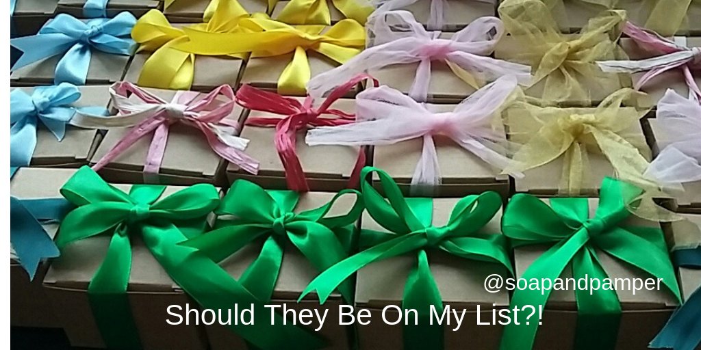 SoapandPamper's tweet photo. Morning #EarlyBiz wet & windy in the south west π
I'm all about gifts this week! Getting stock piled ready for the next few weeks of fayres.
#soaps #giftset #skincaregiftset #giftideas #Vegan
#crueltyfree #plasticfree
https://t.co/HowwBB9REV https://t.co/zWPMgZWKzP