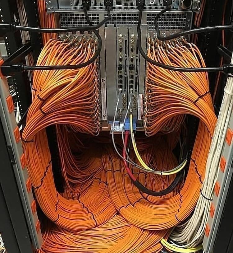 thefastweb's tweet photo. That's how we like them. Neat and organized. 👌#serverstories #sysadmins #softwaredeveloper #systemadministrator #serverstack #cybersecurity #technology #cybercrime #linux #hackerman #cyber #ethicalhacking #hackerspace #programmer #computerscience #hackerstayaway #security https://t.co/7geOhlgheE