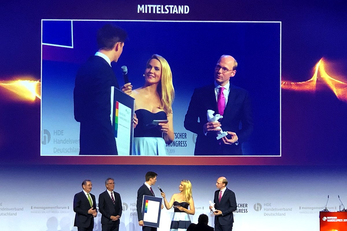 Wir gratulieren unserem Kunden <a href="/Zumnorde_Online/">Zumnorde</a> zum Deutschen Handelspreis in der Kategorie Mittelstand. Gewürdigt wurde – und das absolut verdient – die Wettbewerbs- und Innovationsstärke, die Zukunftsfähigkeit und der Customer Experience.

einzelhandel.de/presse/aktuell…