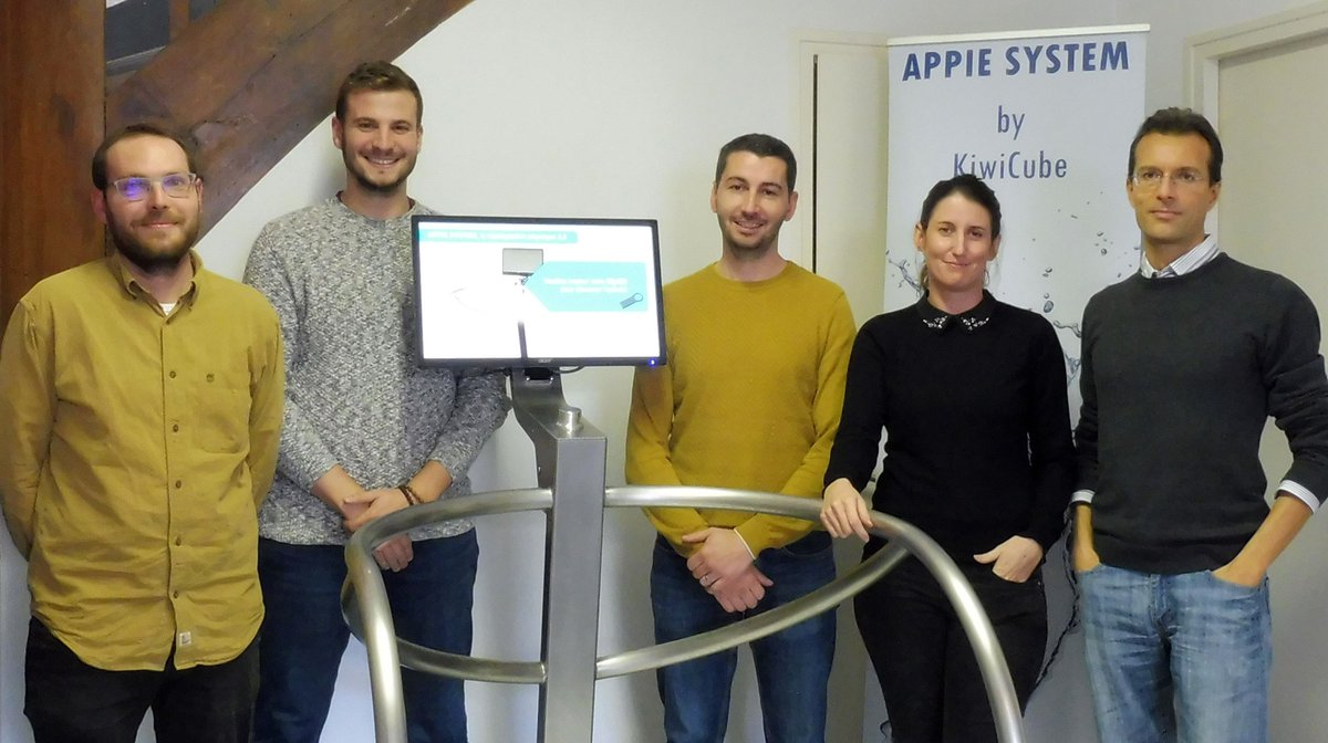 VerticaleEco's tweet photo. Fondée en 2012 sous l’impulsion de sa solution APPIE system, @KiwiCube_SAS met l’intelligence artificielle au service de la santé. A découvrir aujourd’hui sur la @VerticaleEco du @Lebienpublic et du @lejsl : https://t.co/oucB3CdPDo et https://t.co/8zkerhhZCF. https://t.co/2k4S3u6M8R