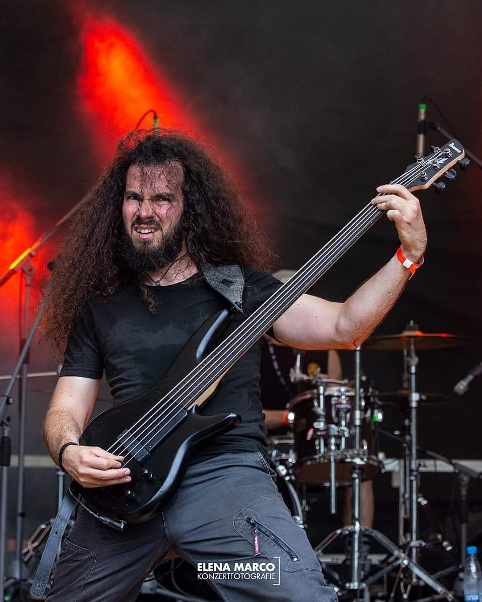 Please wish our bass-man <a href="/gridchin/">Denis F. Gridchin</a> a happy birthday 🎉🎊

¡Muchas felicidades Denis!