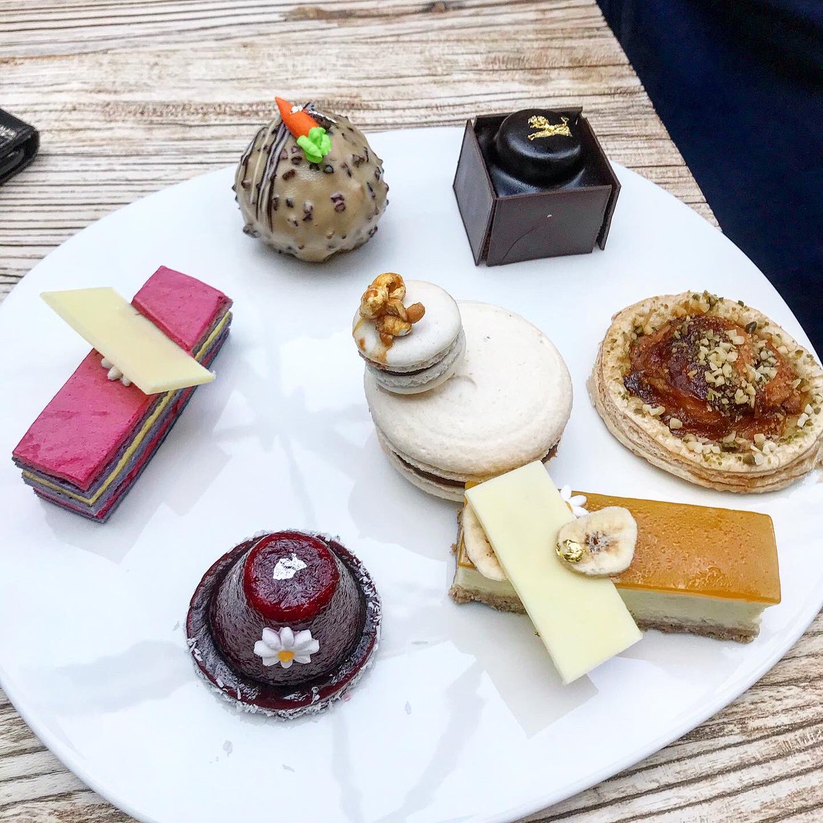 Why did the institution known as the 80’s dessert trolley ever stop being a thing 🤔 and if brought back does anyone have the will power of resistance? 
I think not... and <a href="/Salutation1/">The Salutation Inn</a> is one place that knows the secret
#bringbackthedesserttrolly