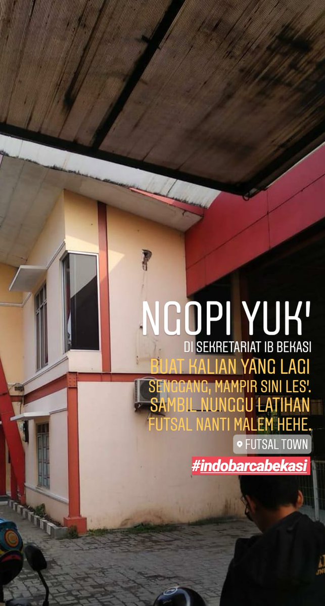 Ngopi yuk',
Di Sekretariat IB Bekasi
at Town Futsal, Pekayon.

Sambil nunggu latihan futsal nanti malem kan, hehe