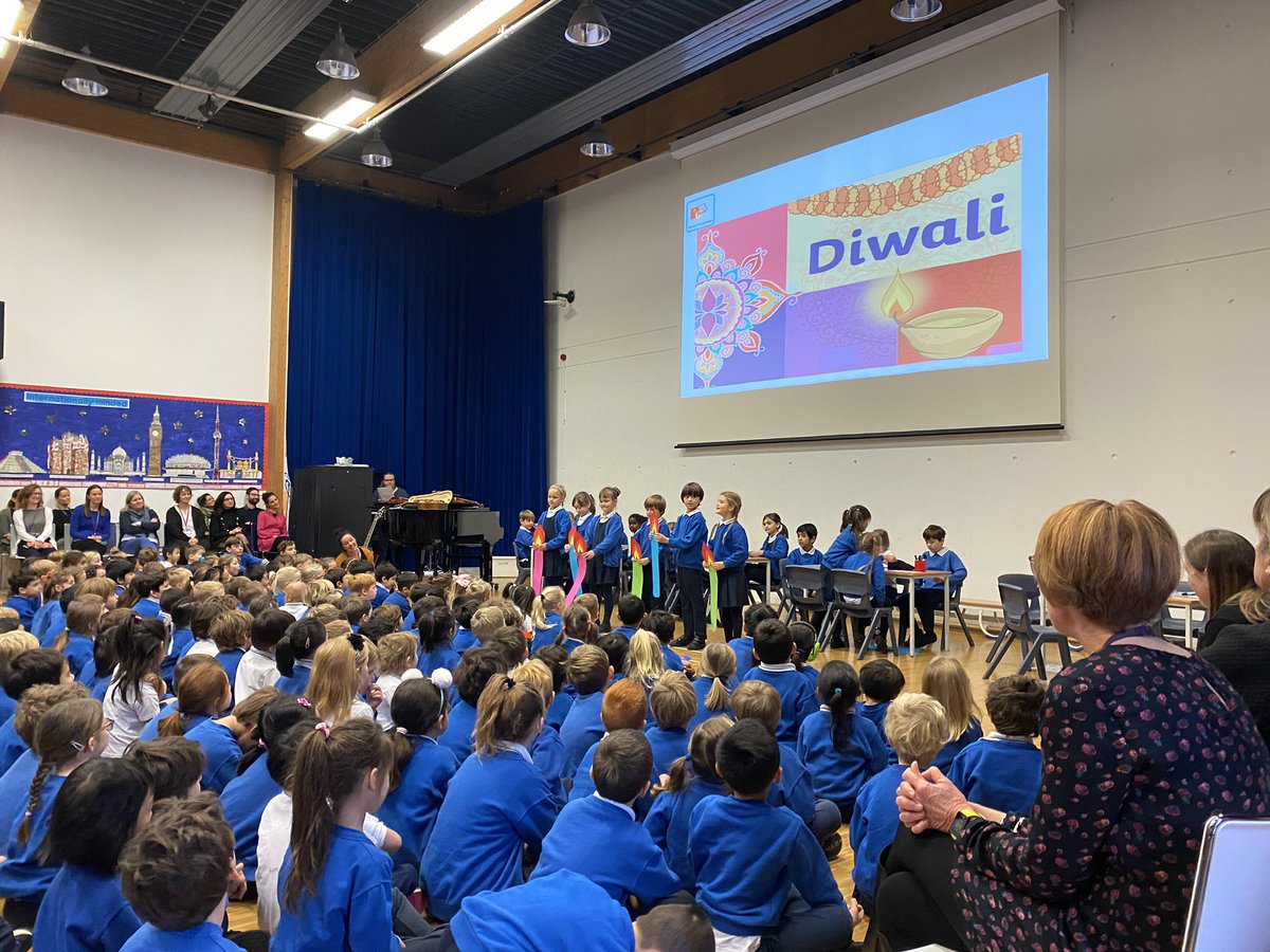 BSNJSV's tweet image. We have also learned about Diwali. The Rangoli designs are really colourful. @BSNArt #JSVY2 #JSVAssembly