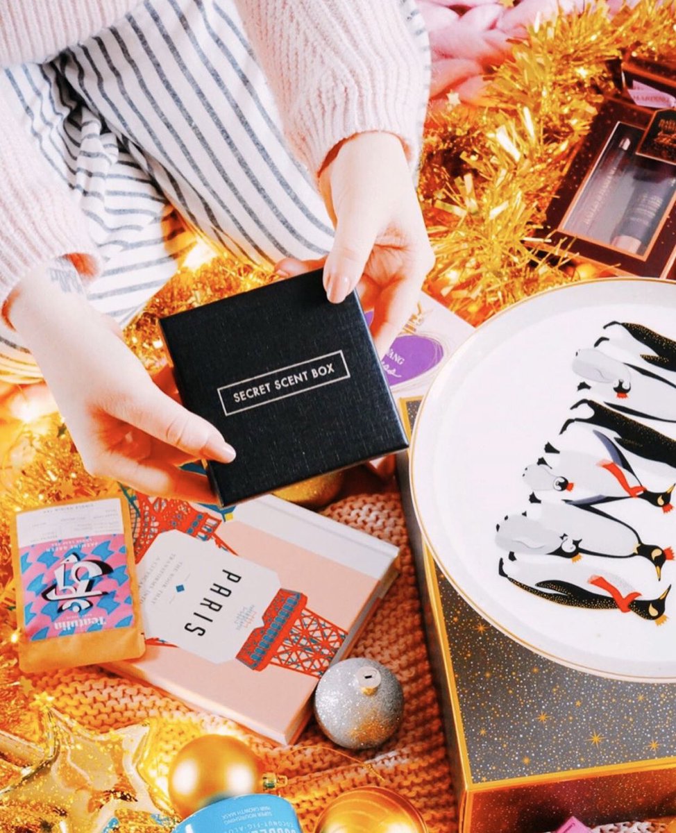 SecretScentBox's tweet photo. Give the gift that keeps giving this Xmas with our 12 and 6 month plans 😍🎅🎁 #xmaspresents #giftideasforher #giftideasforhim #giftideas #xmasgiftideas #secretscentbox #subscriptionbox #uksubscriptionbox #perfume #cologne #smellgood https://t.co/XQpgNU4NO3